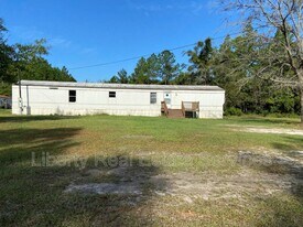 260 Ed Powers Blvd in Hinesville, GA - Building Photo