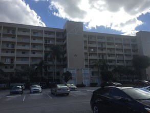 14476 Amberly Ln-Unit -#705 in Delray Beach, FL - Foto de edificio - Building Photo