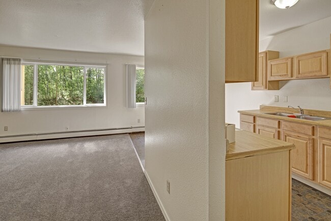 The Glen in Anchorage, AK - Building Photo - Building Photo