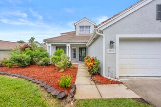 3033 SE Brierwood Pl in Stuart, FL - Building Photo - Building Photo