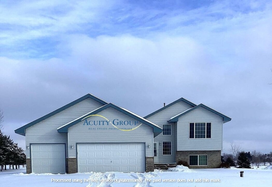 26315 111th Street NW in Zimmerman, MN - Building Photo
