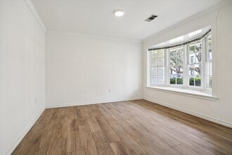 4025 Essex Ln in Houston, TX - Building Photo - Building Photo