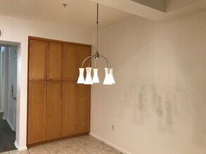 201 E Angeleno Ave in Burbank, CA - Building Photo - Building Photo