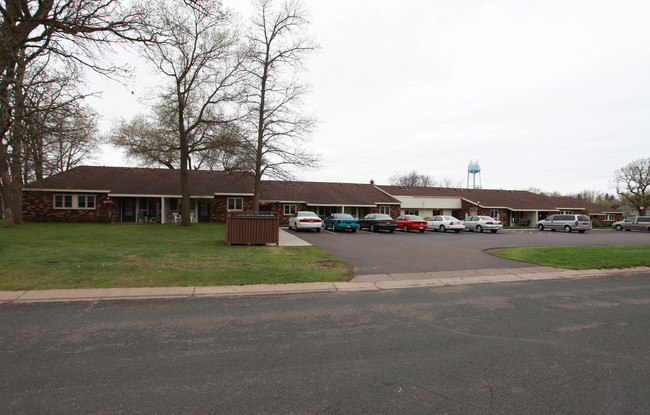 Fair Oaks Apartments in Saint Croix Falls, WI - Building Photo - Building Photo