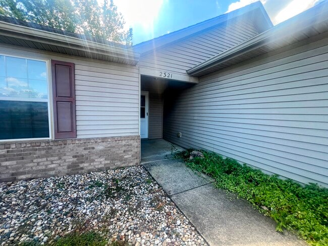 2321 Winterset Dr in Lafayette, IN - Building Photo - Building Photo