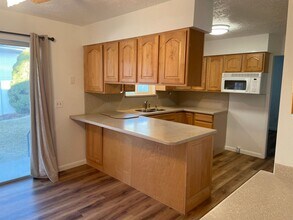 2311 Snow Mountain Dr in Sandy, UT - Building Photo - Building Photo
