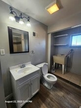 424 Waddell Ave, Unit Apt D in Clairton, PA - Building Photo - Building Photo