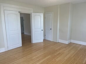 66 Cisco St, Unit 2 in Southbridge, MA - Foto de edificio - Building Photo