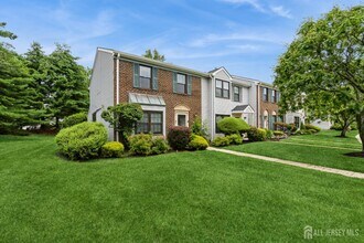 391 Danbury Ln in East Brunswick, NJ - Building Photo - Building Photo