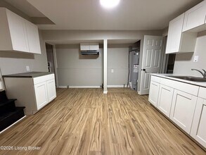 2221 W Madison St in Louisville, KY - Building Photo - Building Photo