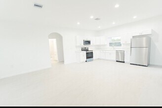 2615 NE 20th Ct in Cape Coral, FL - Building Photo - Building Photo