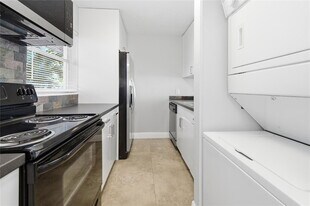 3218 NW 103rd Terrace in Coral Springs, FL - Building Photo