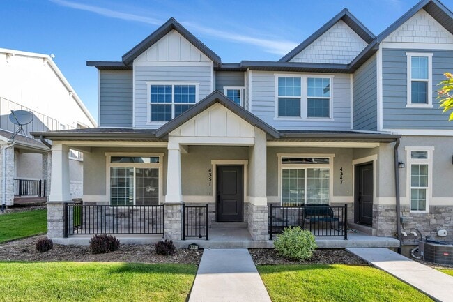 4351 W Dixon Way