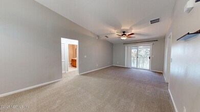 7063 Deer Lodge Cir in Jacksonville, FL - Building Photo - Building Photo