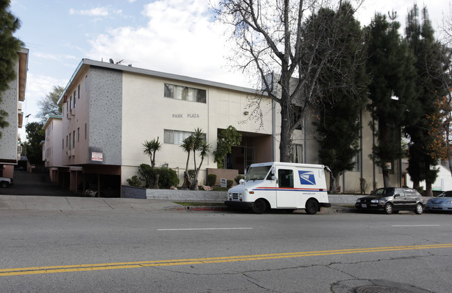 Park Plaza in North Hollywood, CA - Foto de edificio - Building Photo