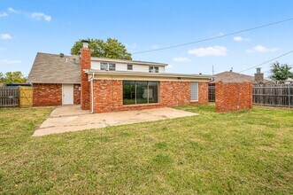 2116 SW 70th St in Oklahoma City, OK - Building Photo - Building Photo