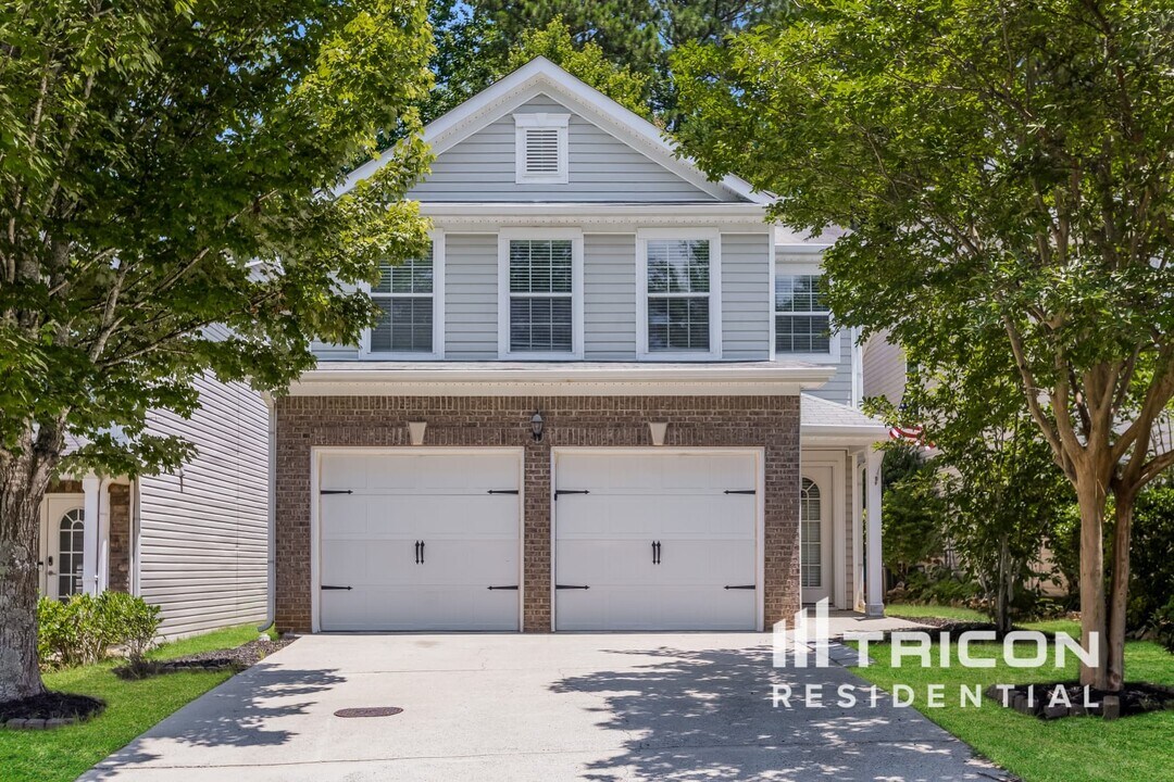373 Hidden Creek Ln in Canton, GA - Building Photo