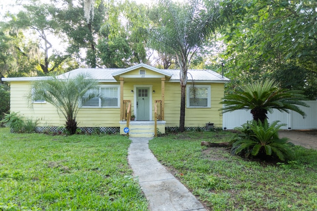 property at 122 N Line Ave