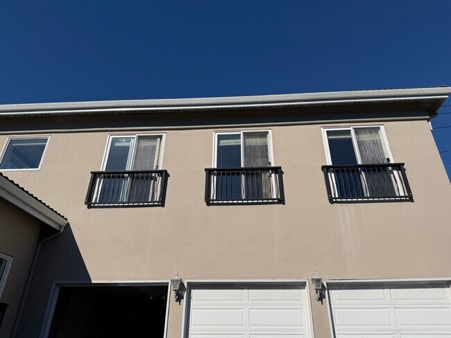 property at 10925 81st Pl NE