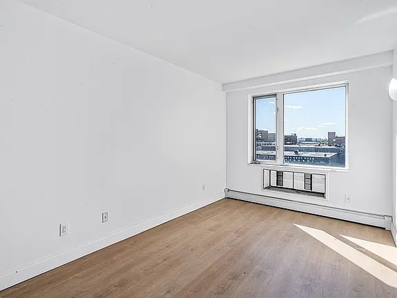 property at 136-21 Latimer Pl