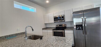 871 Boardwalk Ave in Bentonville, AR - Foto de edificio - Building Photo