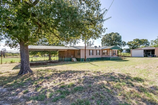 264 Big Salty Ln in Springtown, TX - Building Photo - Building Photo