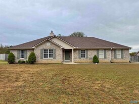 113 Edgebrook Dr in Ardmore, AL - Building Photo