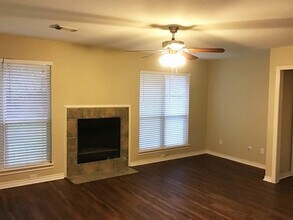 2218 Shady Pine Dr in Conroe, TX - Building Photo - Building Photo