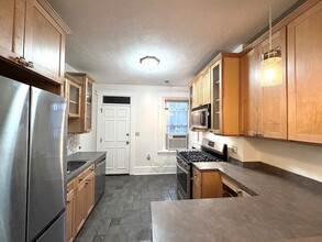 23 Netherlands Rd, Unit 1 in Brookline, MA - Building Photo - Building Photo