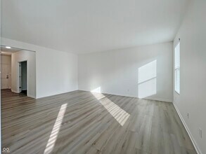 5773 Bluff View Ln in Whitestown, IN - Building Photo - Building Photo