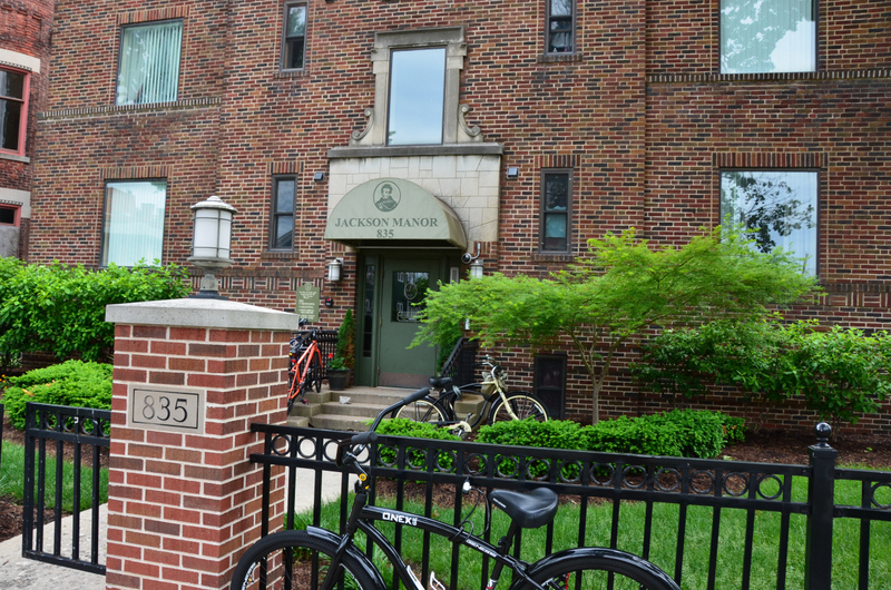 Jackson Manor Apartments in Fort Wayne, IN - Building Photo