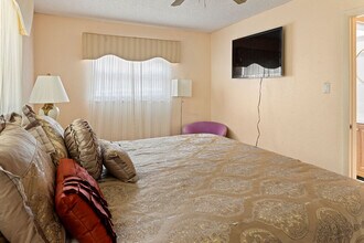 7560 NW 16th St in Plantation, FL - Building Photo - Building Photo