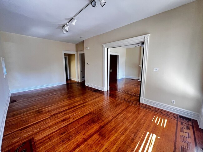 1921 Frankfort Ave in Louisville, KY - Building Photo - Building Photo