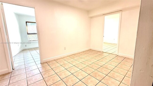 7470 Miami Lakes Dr in Miami Lakes, FL - Building Photo - Building Photo