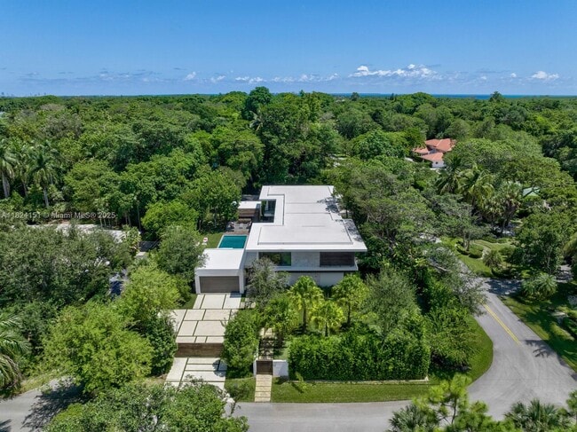 9261 School House Rd in Coral Gables, FL - Foto de edificio - Building Photo