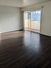 3208 Countryside Dr in San Mateo, CA - Foto de edificio - Building Photo
