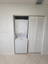 5641 Riverside Dr in Coral Springs, FL - Building Photo - Building Photo