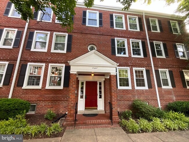 property at 3047 S Columbus St