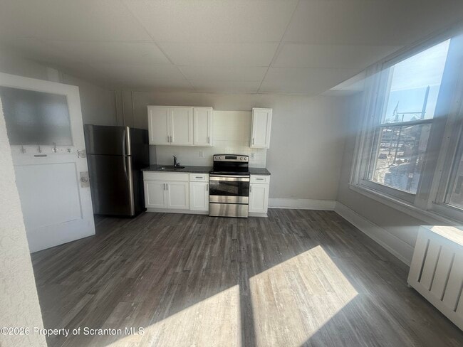 106 Delaware Ave in Olyphant, PA - Building Photo - Building Photo