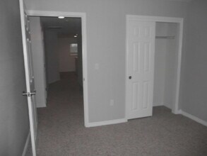 39 Fuller Cir in Junction City, KS - Building Photo - Building Photo