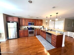 256 Mantoloking Rd in Brick, NJ - Building Photo - Building Photo