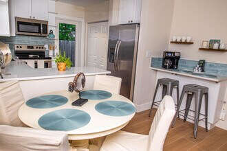 1433 NE 23rd St in Wilton Manors, FL - Building Photo - Building Photo