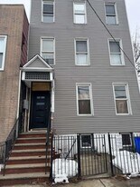 192 Halladay St in Jersey City, NJ - Building Photo
