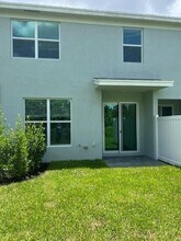4393 Hammock Grove Dr in Greenacres, FL - Foto de edificio - Building Photo