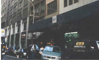 223 W 36th St in New York, NY - Building Photo