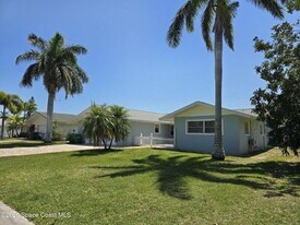 333 W Osceola Ln, Unit 23D in Cocoa Beach, FL - Building Photo