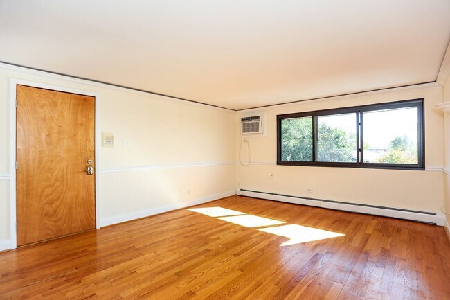 9629 Brandy Ct in Des Plaines, IL - Building Photo - Building Photo