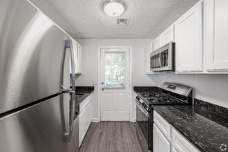 401 Talcottville Rd in Vernon, CT - Building Photo - Building Photo