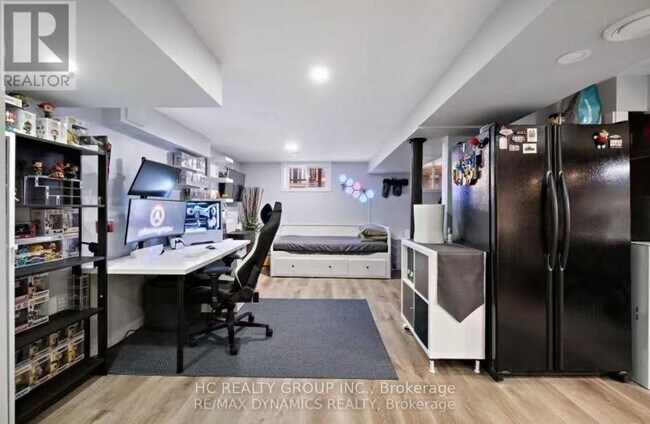 1200 Kingsholm Dr in Mississauga, ON - Building Photo - Building Photo