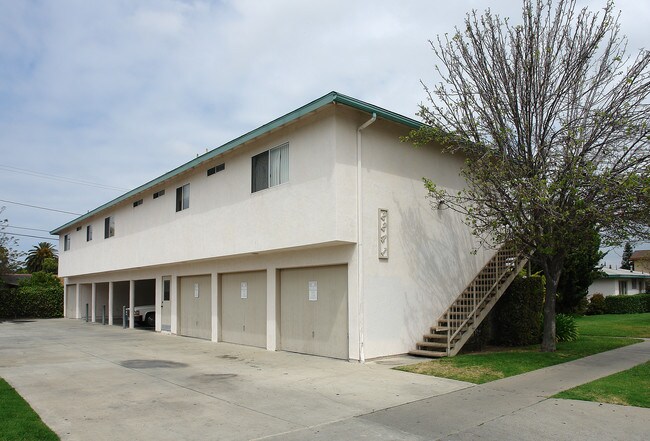 2241-2245 Pomona Ave in Costa Mesa, CA - Building Photo - Building Photo
